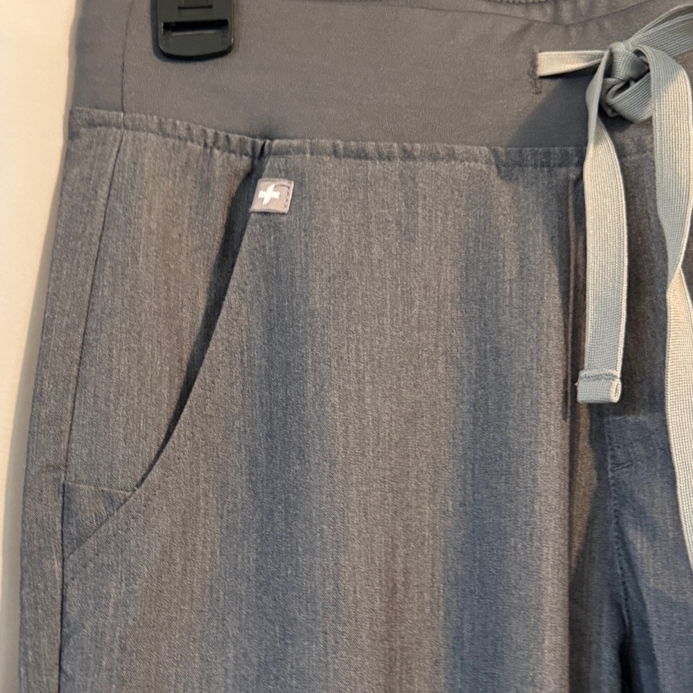 Figs Technical Collection Heather Grey Jogger Scr… - image 4